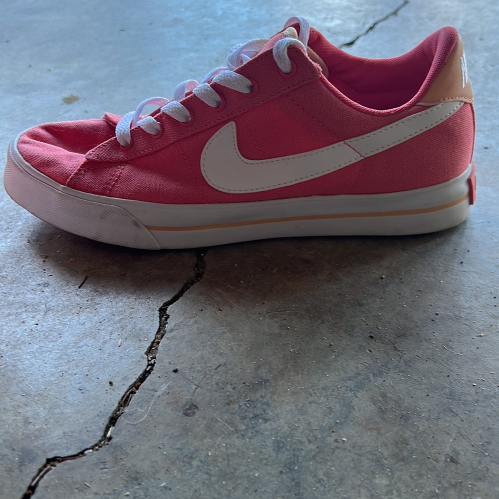 Nike pink sneakers